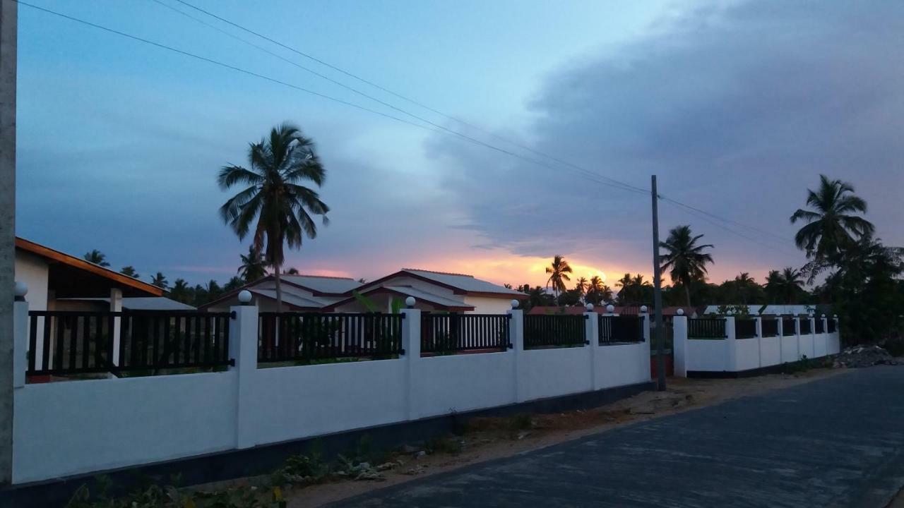Jeys Place Nilaveli Esterno foto