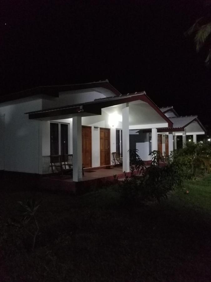 Jeys Place Nilaveli Esterno foto
